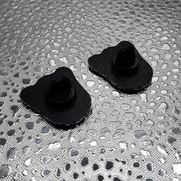 Set of 2 Spooky Ghost Enamel Pins 👻👻 - Picture 3 of 6